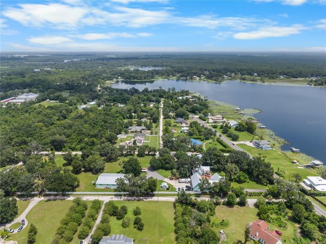 2424 E NEW YORK AVENUE, Deland, FL 32724