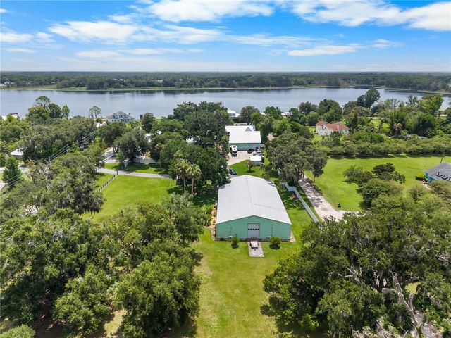 2424 E NEW YORK AVENUE, Deland, FL 32724