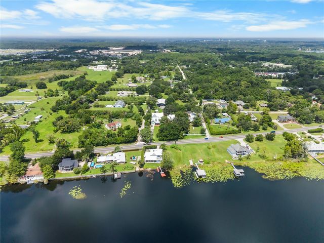 2424 E NEW YORK AVENUE, Deland, FL 32724