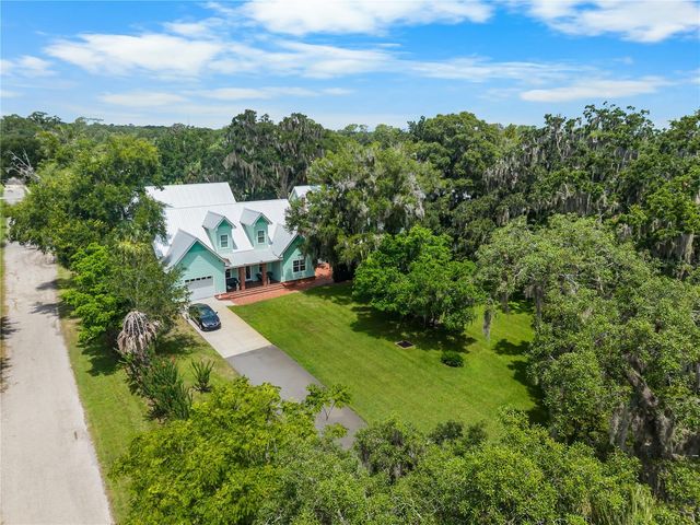 2424 E NEW YORK AVENUE, Deland, FL 32724