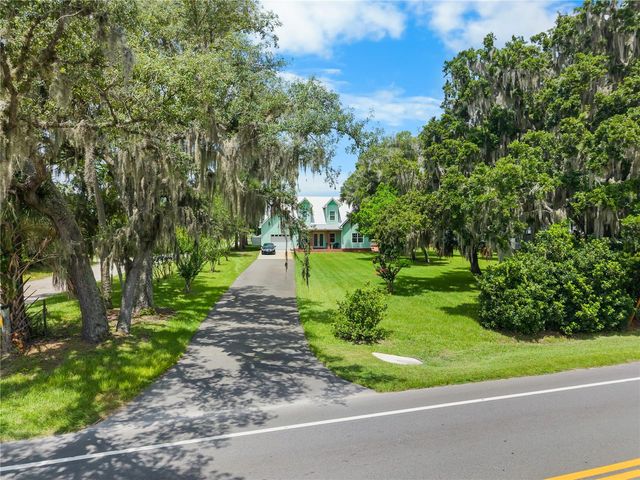 2424 E NEW YORK AVENUE, Deland, FL 32724