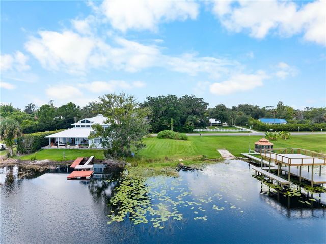 2424 E NEW YORK AVENUE, Deland, FL 32724