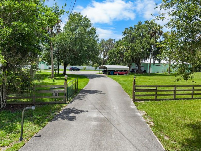 2424 E NEW YORK AVENUE, Deland, FL 32724