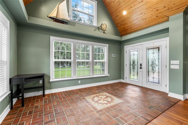 2424 E NEW YORK AVENUE, Deland, FL 32724