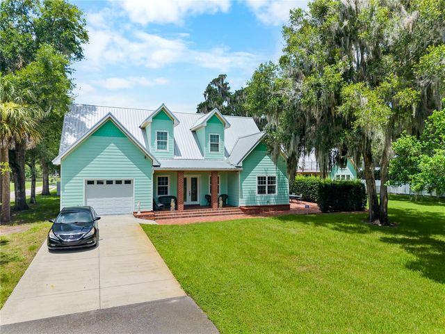 2424 E NEW YORK AVENUE, Deland, FL 32724