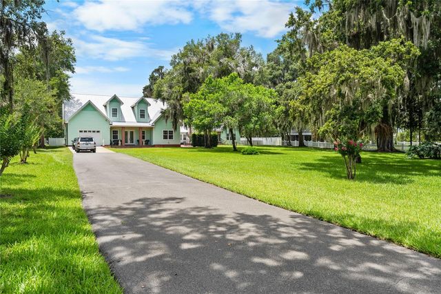 2424 E NEW YORK AVENUE, Deland, FL 32724