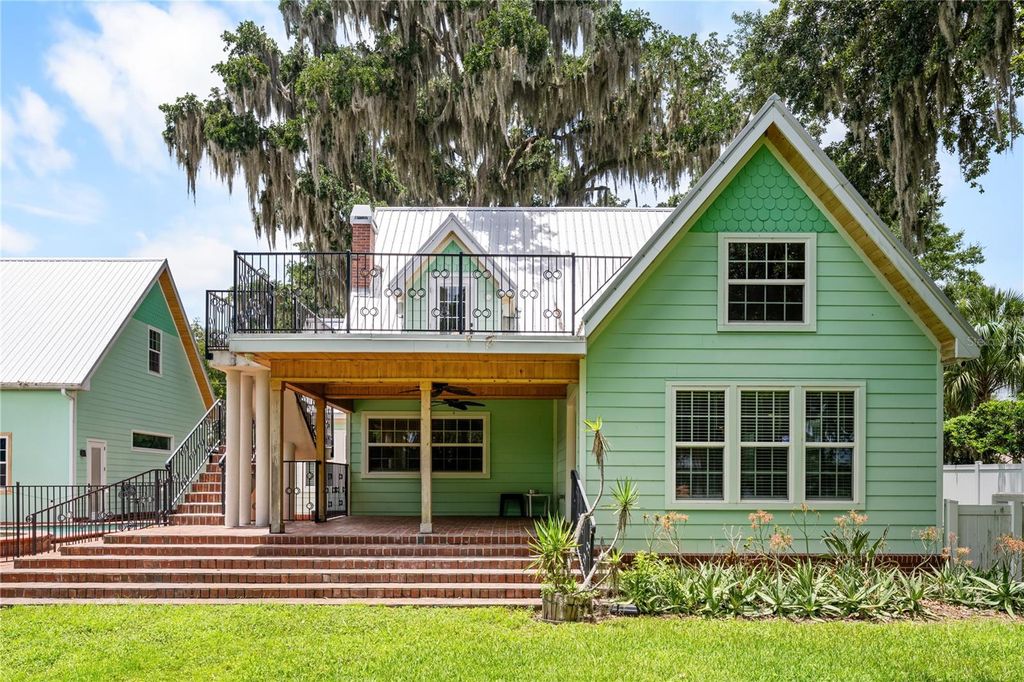 2424 E NEW YORK AVENUE, Deland, FL 32724