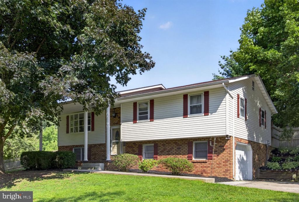 2634 PLEASANT HILL RD., Hanover, PA 17331