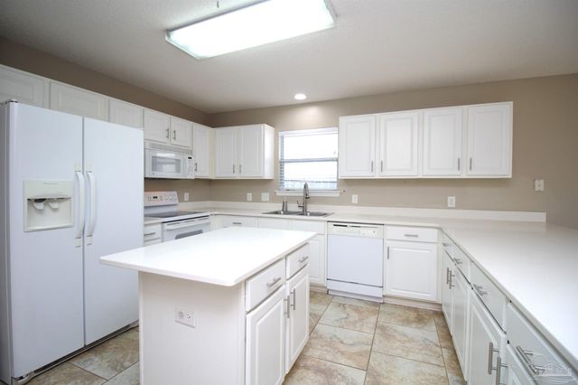 2007 Marquesas Ln, Pensacola, FL 32506