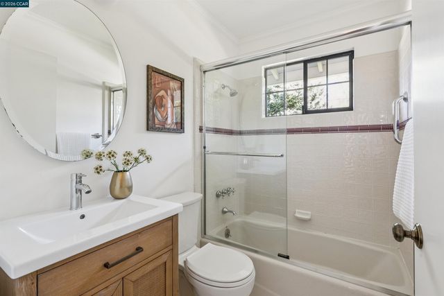 284 Scofield Dr, Moraga, CA 94556