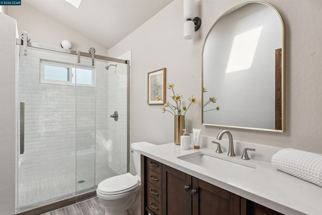 284 Scofield Dr, Moraga, CA 94556