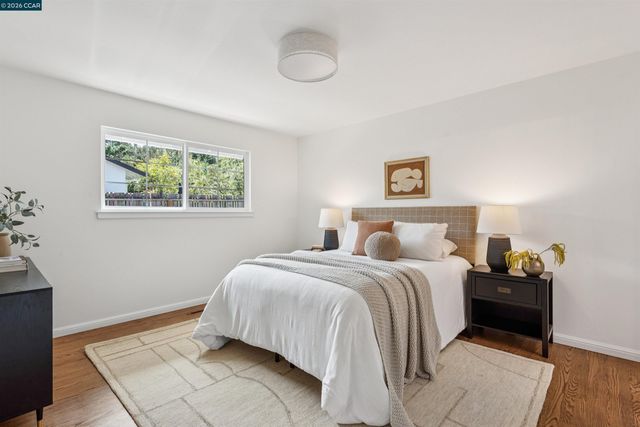 284 Scofield Dr, Moraga, CA 94556