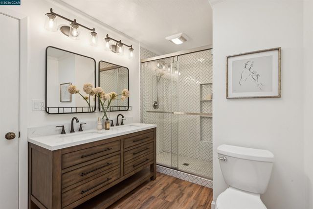 284 Scofield Dr, Moraga, CA 94556