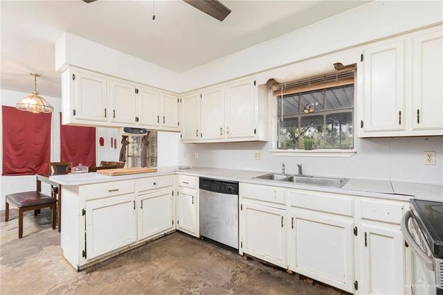 909 E Minnesota Road, Alamo, TX 78589