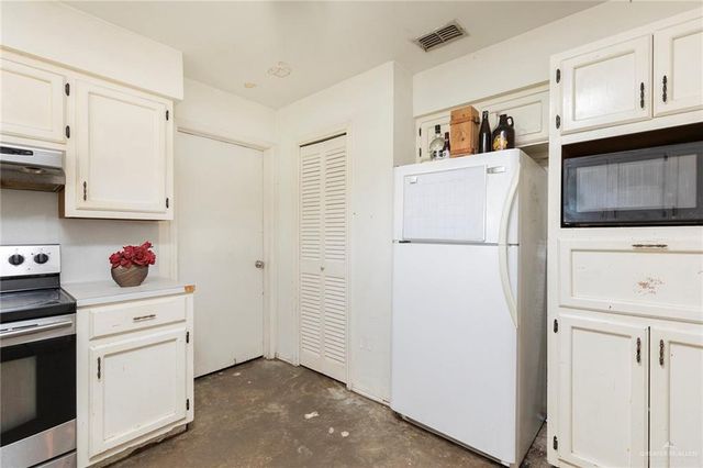 909 E Minnesota Road, Alamo, TX 78589