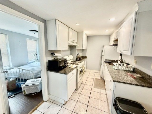 109 Salem 2, Boston, MA 02113