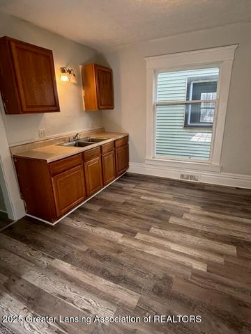 1014 E Oakland Avenue, Lansing, MI 48906