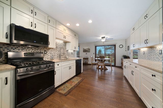 2908 ROLLING MEADOW Court, Belvidere, IL 61008