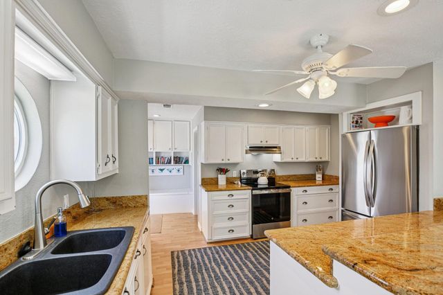 4119 Pirates Alley, Galveston, TX 77554
