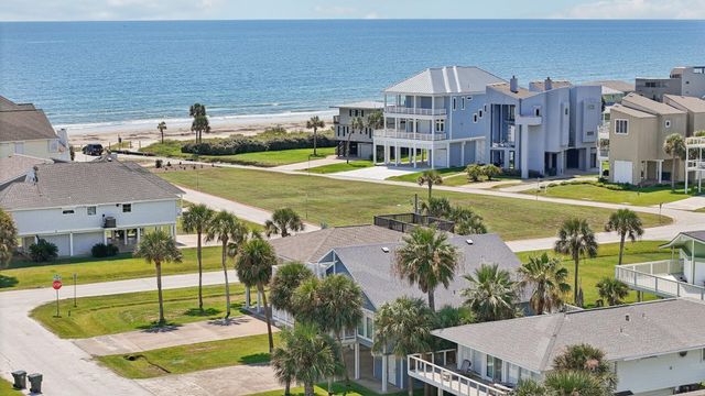 4119 Pirates Alley, Galveston, TX 77554