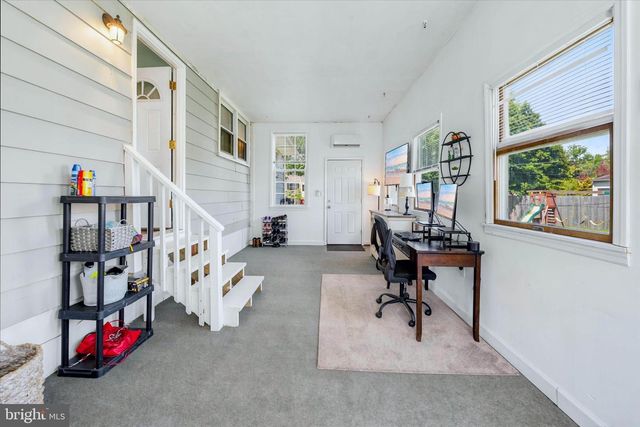 2 SPRING LAKE DR, Newark, DE 19711
