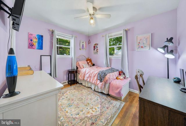 2 SPRING LAKE DR, Newark, DE 19711