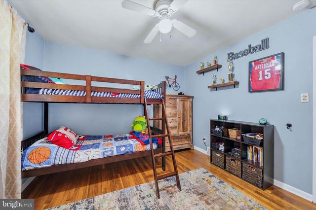 2 SPRING LAKE DR, Newark, DE 19711