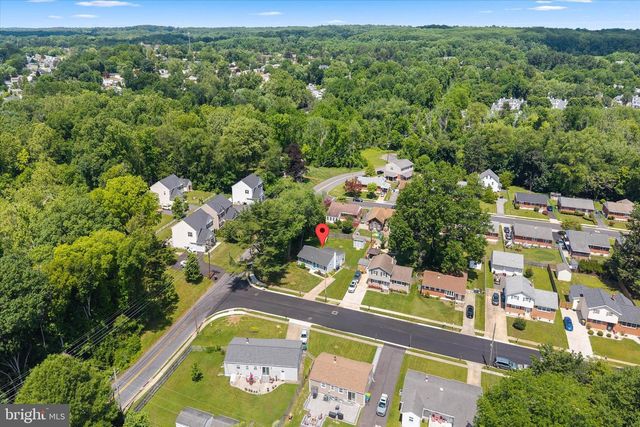 2 SPRING LAKE DR, Newark, DE 19711