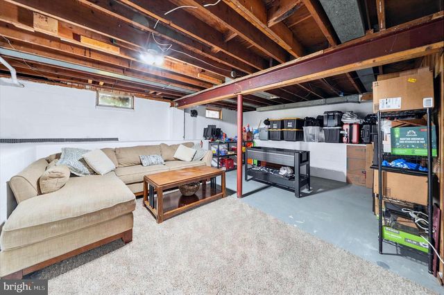 2 SPRING LAKE DR, Newark, DE 19711