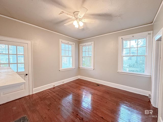 206 1st Street, Chickasaw, AL 36611