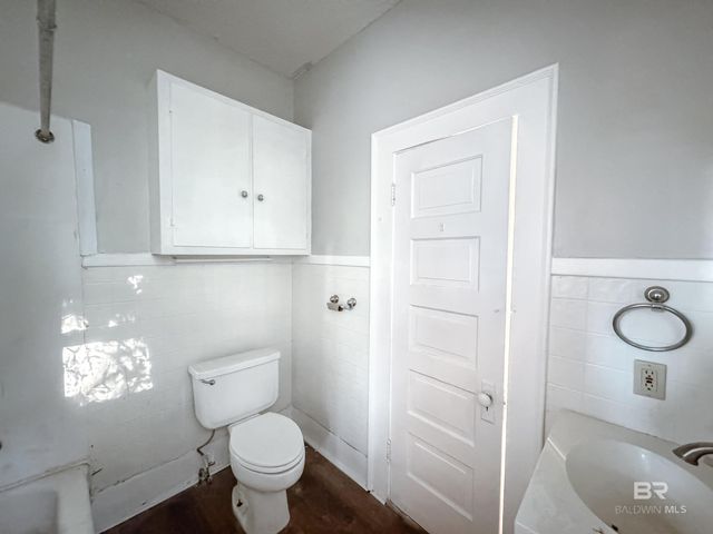 206 1st Street, Chickasaw, AL 36611