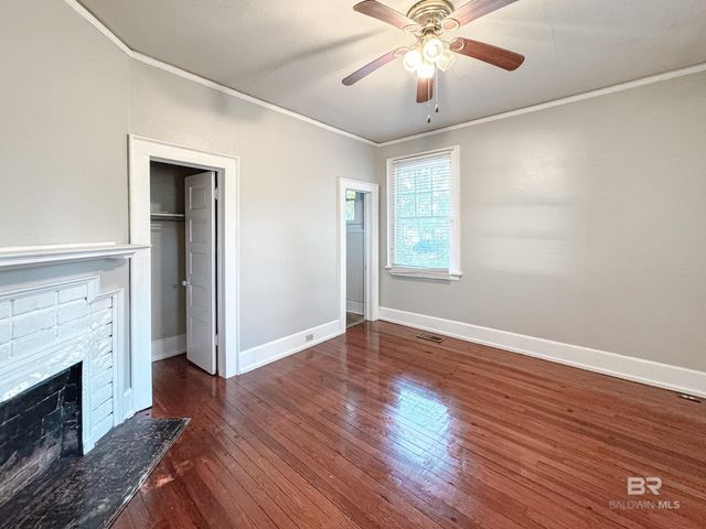 206 1st Street, Chickasaw, AL 36611