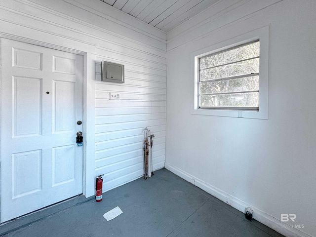 206 1st Street, Chickasaw, AL 36611