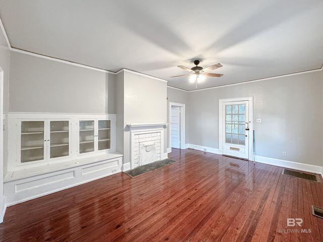 206 1st Street, Chickasaw, AL 36611