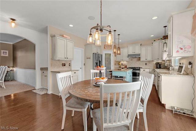 23201 Lakeridge Way, Columbia Station, OH 44028