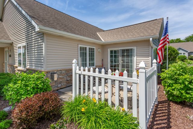 2035 Somerset Lane 2035, Sycamore, IL 60178