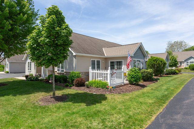 2035 Somerset Lane 2035, Sycamore, IL 60178