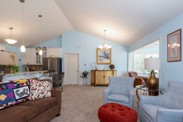 2035 Somerset Lane 2035, Sycamore, IL 60178