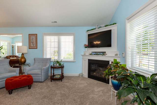 2035 Somerset Lane 2035, Sycamore, IL 60178