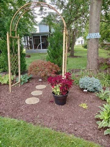 106 E Beech Street, Three Oaks, MI 49128