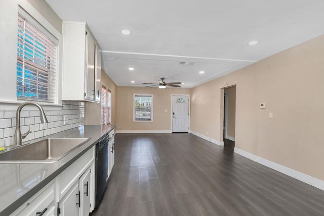 145 N Powers Ave, Manteca, CA 95336