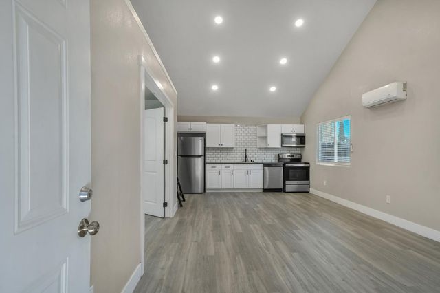 145 N Powers Ave, Manteca, CA 95336