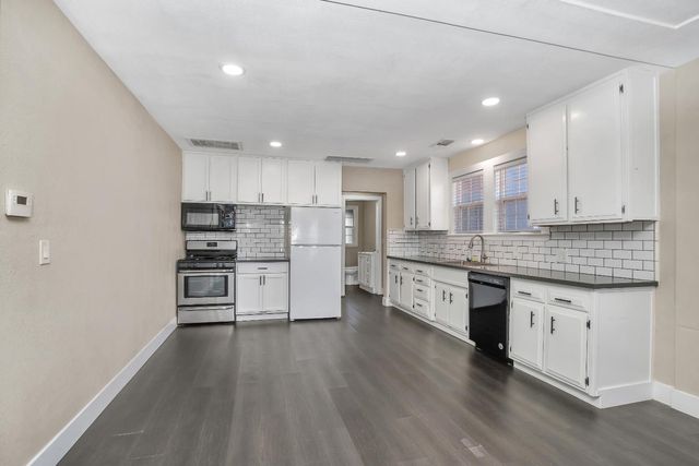 145 N Powers Ave, Manteca, CA 95336