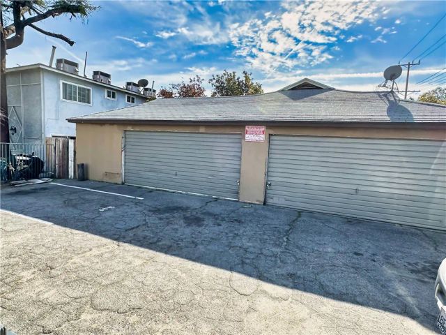 6944 Radford, North Hollywood, CA 91605