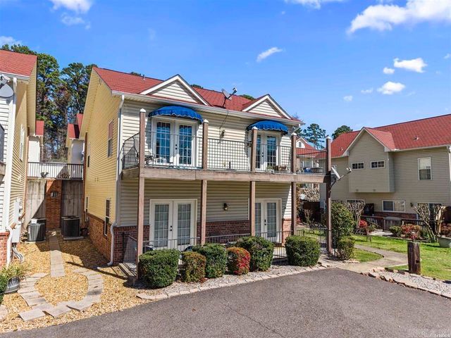 321 Peters Pt Apt J1, Hot Springs, AR 71913