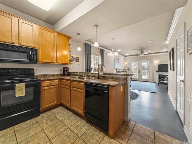 321 Peters Pt Apt J1, Hot Springs, AR 71913