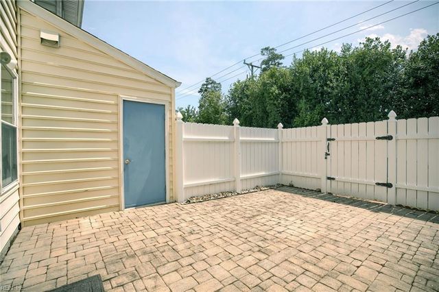 205 Whitewater DR, Newport News, VA 23608