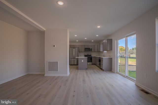 517 S. SPRING ST, Martinsburg, WV 25401