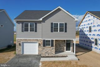 517 S. SPRING ST, Martinsburg, WV 25401