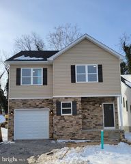 517 S. SPRING ST, Martinsburg, WV 25401